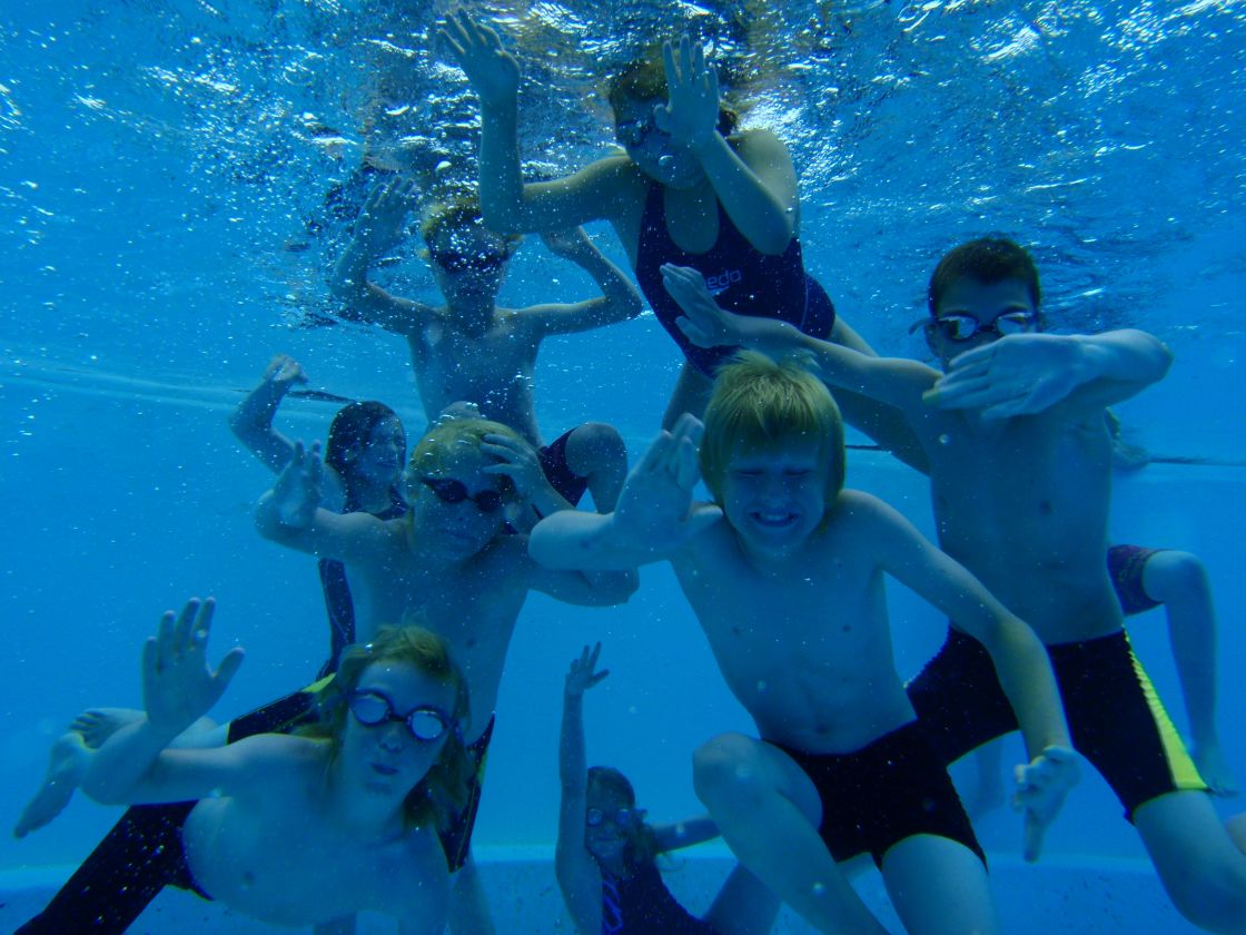 Inbjudan till Simsportskollo i sommar!