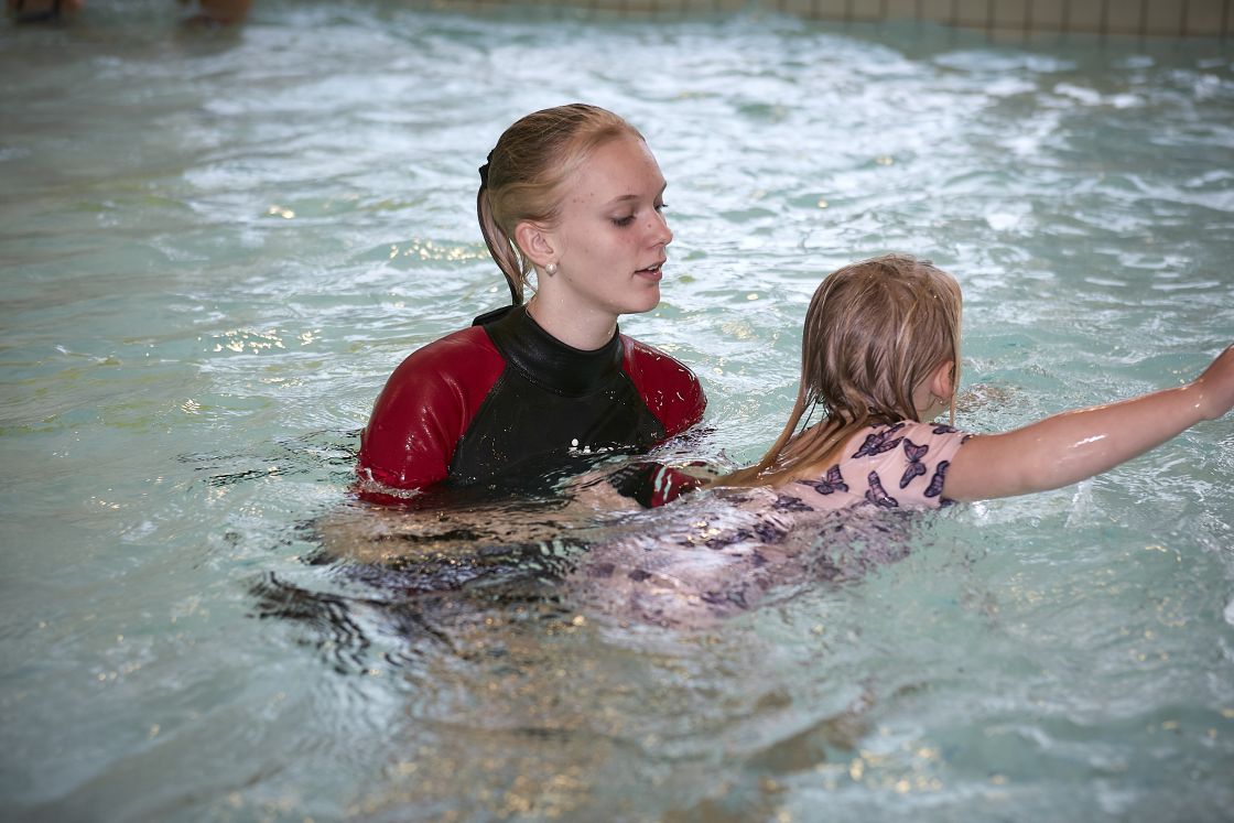 Inbjudan intensivsimskola Höstlov