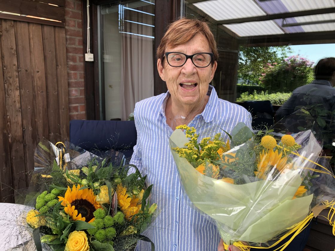 Stort GRATTIS "Lotta" på 85 års dagen