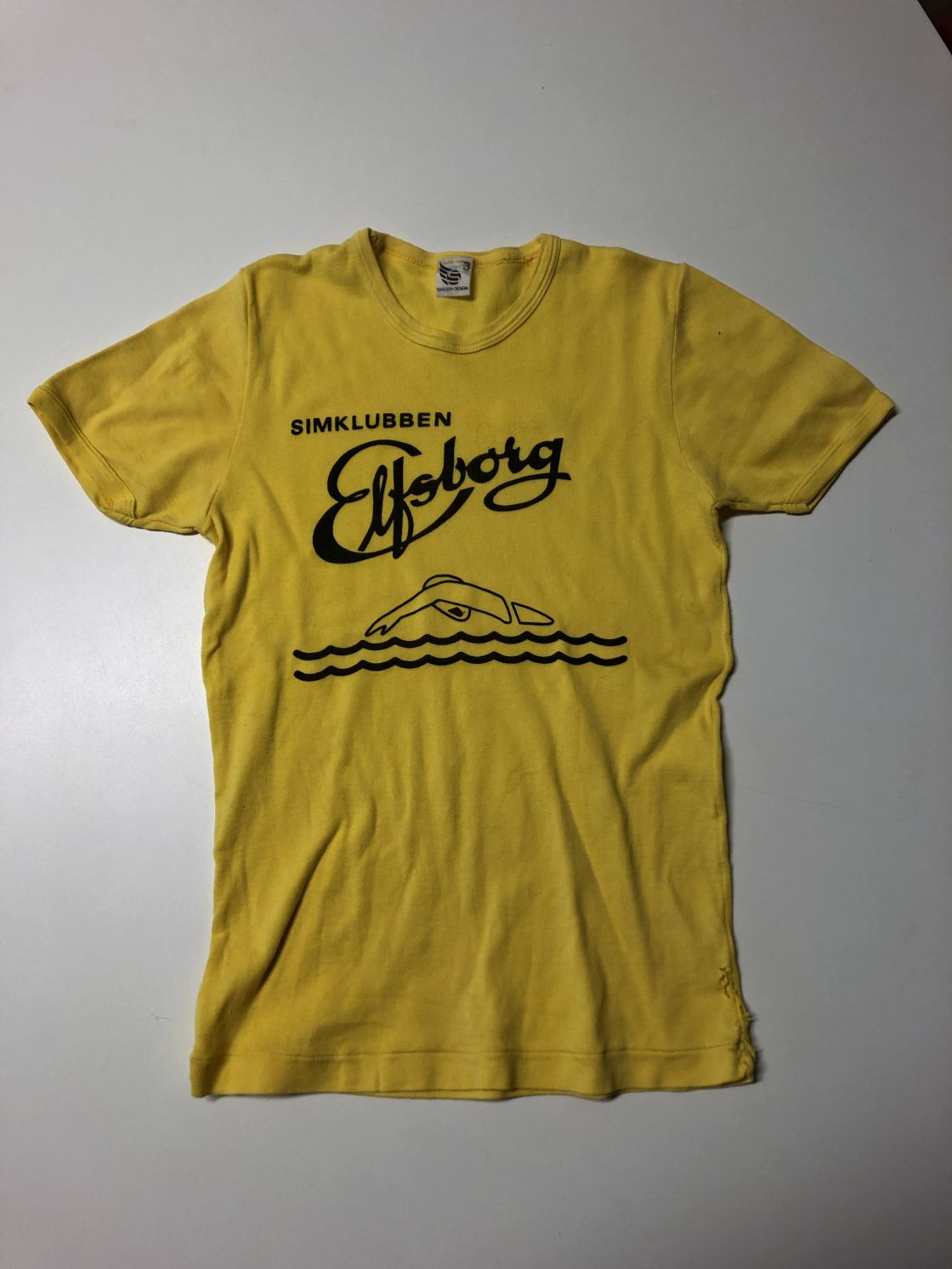 Vi söker gamla klubbkläder